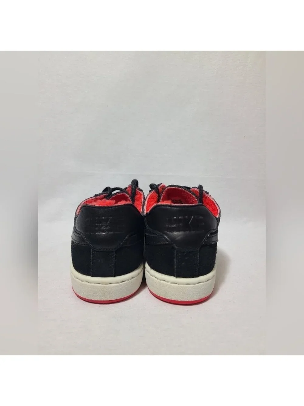 Nike Women's Tennis Classic Ultra Premium Black Red Shoes 749647-005 SZ 6.5